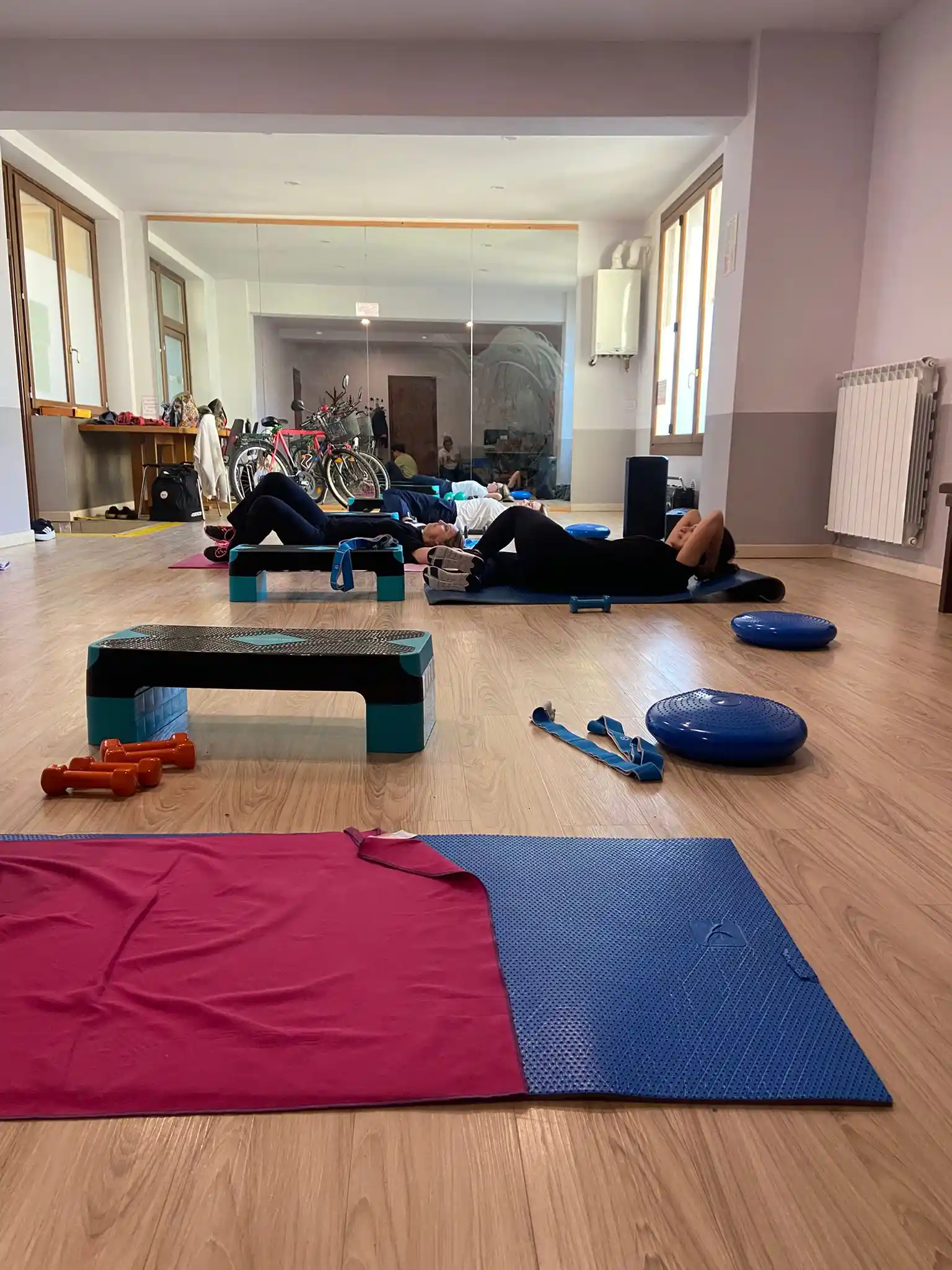 Corso fitness adulti nella sala Erranza ASD Canonica d'Adda Bergamo